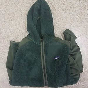 Patagonia mens L green hooded fleece